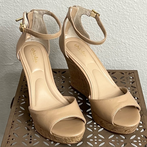 Charles by Charles David Lois Platform Wedge Sandal Beige Size 9 - Picture 1 of 9